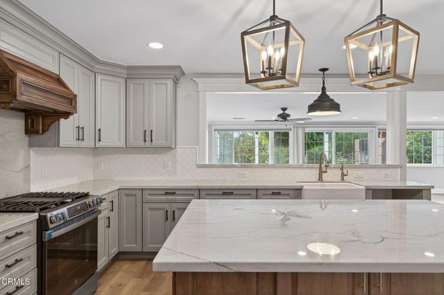 165 Hoover Avenue, Ventura, CA 93003