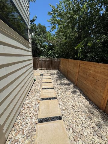 2604 Francisco ST B, Austin, TX 78702