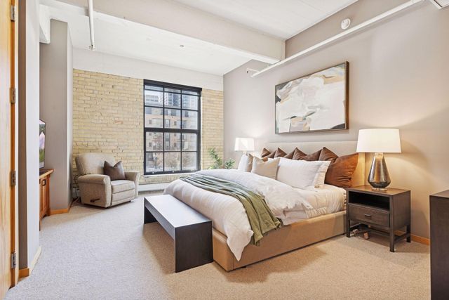 117 Portland Avenue 402, Minneapolis, MN 55401