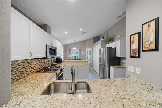 11938 W Blue Bayou Court, Crystal River, FL 34429