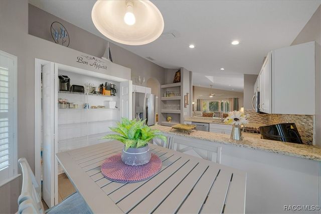 11938 W Blue Bayou Court, Crystal River, FL 34429