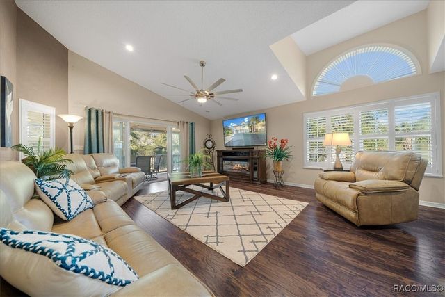 11938 W Blue Bayou Court, Crystal River, FL 34429