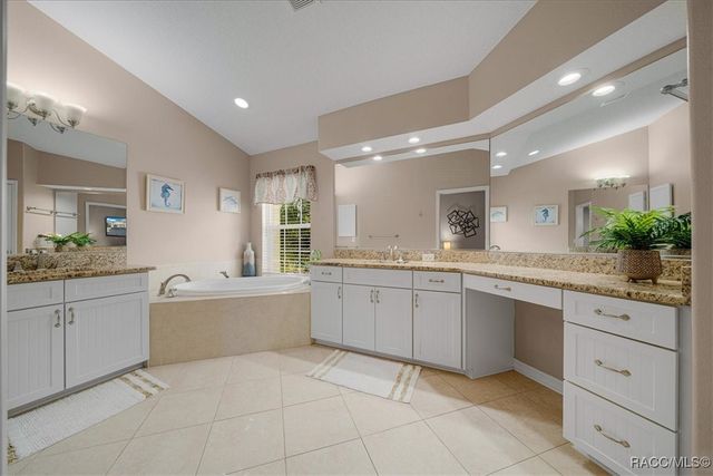 11938 W Blue Bayou Court, Crystal River, FL 34429