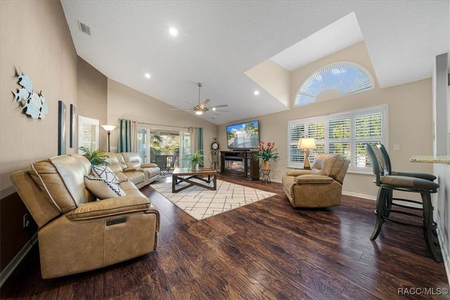 11938 W Blue Bayou Court, Crystal River, FL 34429