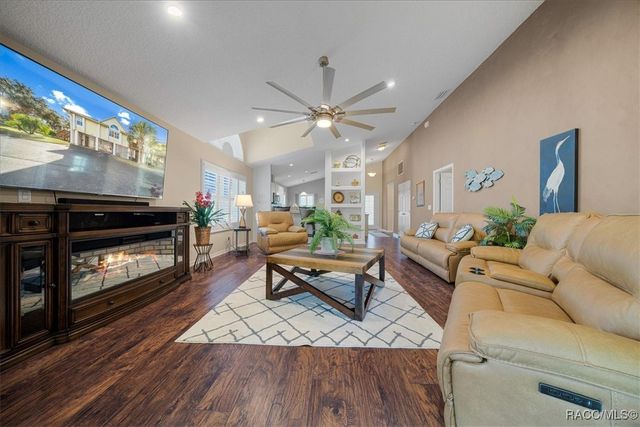 11938 W Blue Bayou Court, Crystal River, FL 34429