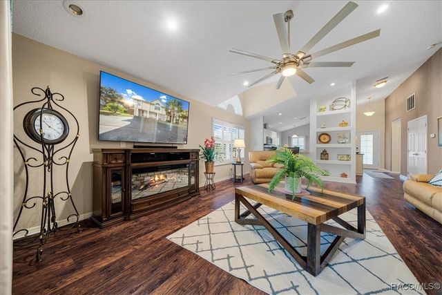 11938 W Blue Bayou Court, Crystal River, FL 34429