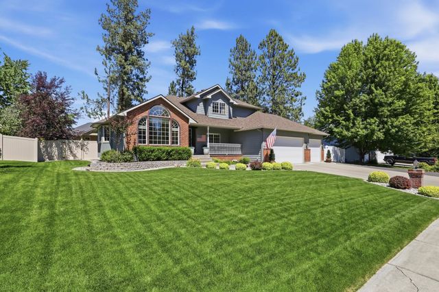 1013 E Blackhawk Dr, Spokane, WA 99208