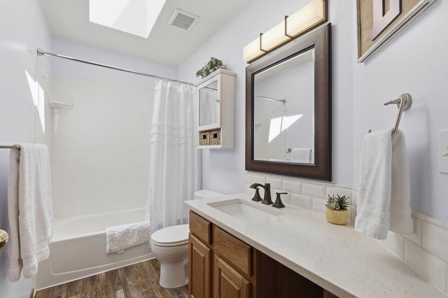 1013 E Blackhawk Dr, Spokane, WA 99208