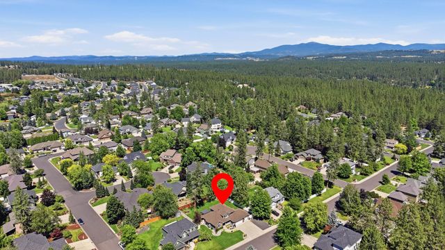1013 E Blackhawk Dr, Spokane, WA 99208