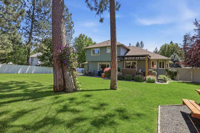 1013 E Blackhawk Dr, Spokane, WA 99208