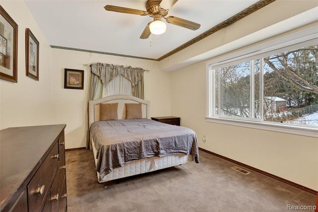 735 Huntington Road, Grand Blanc, MI 48439