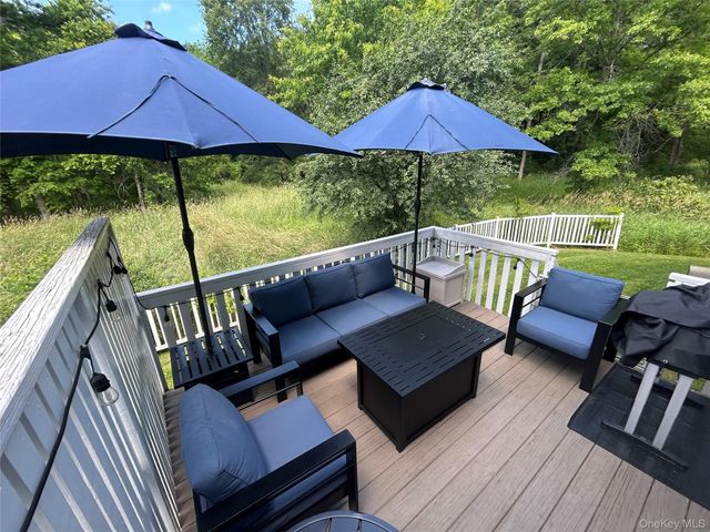 24 Waterford Circle, Washingtonville, NY 10992