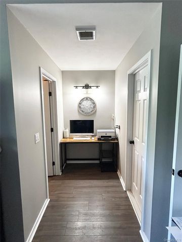 24 Waterford Circle, Washingtonville, NY 10992