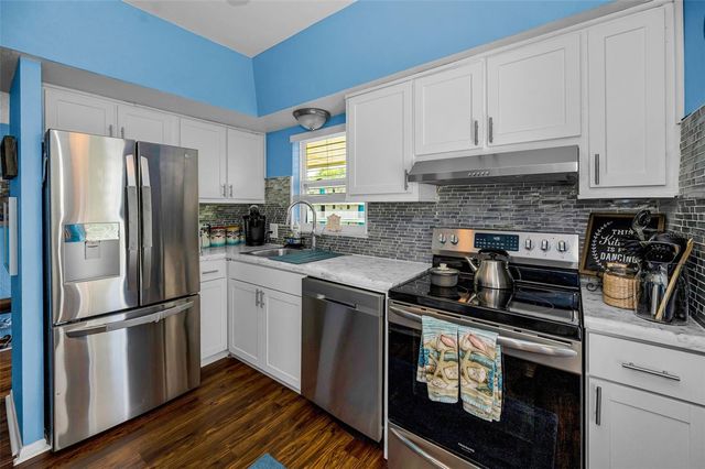 9945 47TH AVENUE N 210, St Petersburg, FL 33708