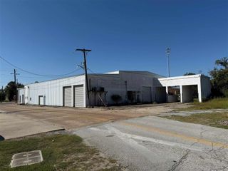 320 E Napoleon St Street, Sulphur, LA 70663