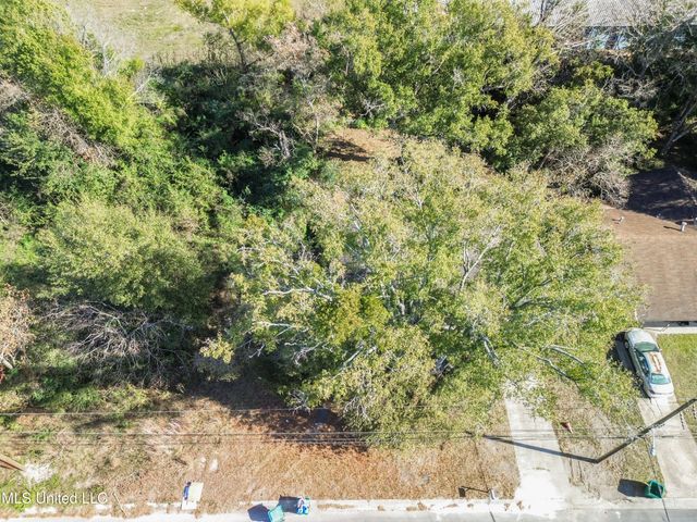 3000 Brookwood Avenue, Gulfport, MS 39501