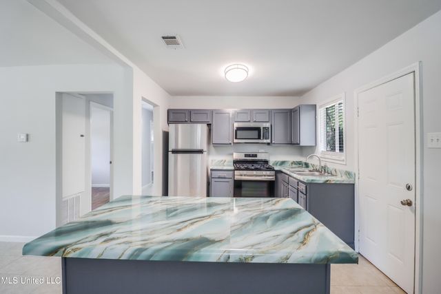 3000 Brookwood Avenue, Gulfport, MS 39501