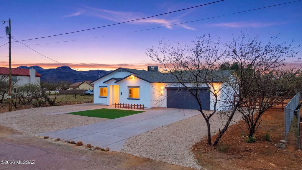 67 Circulo Cortez, Rio Rico, AZ 85648