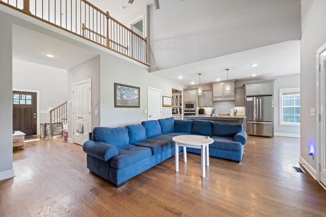 977 McBrides Branch Rd, Beechgrove, TN 37018