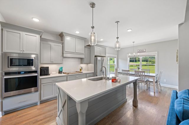 977 McBrides Branch Rd, Beechgrove, TN 37018