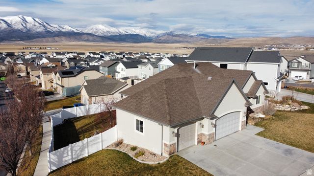 7817 N BLUE SPRUCE RD, Eagle Mountain, UT 84005