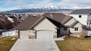 7817 N BLUE SPRUCE RD, Eagle Mountain, UT 84005