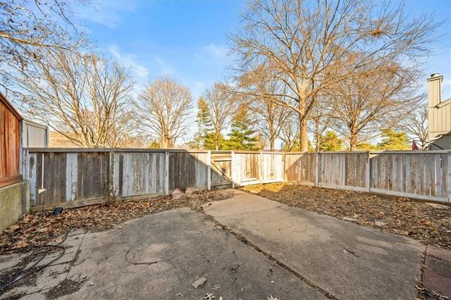 12212 W 79th Terrace, Lenexa, KS 66215