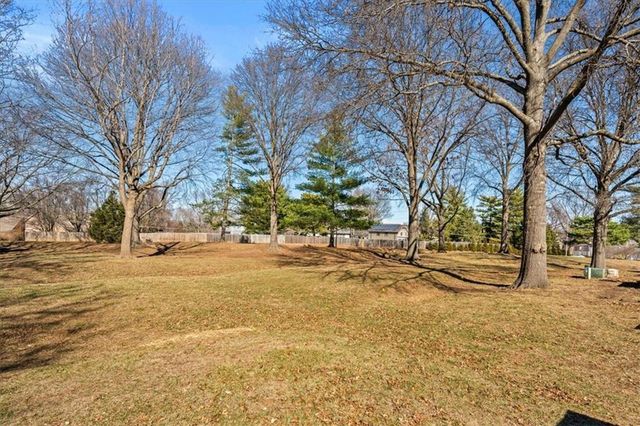 12212 W 79th Terrace, Lenexa, KS 66215