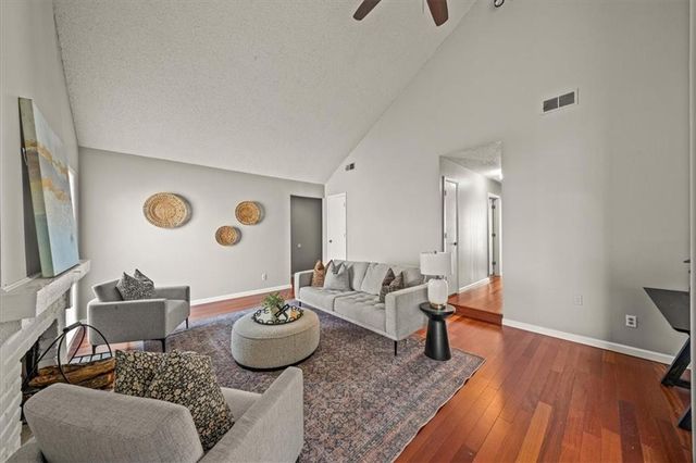 12212 W 79th Terrace, Lenexa, KS 66215