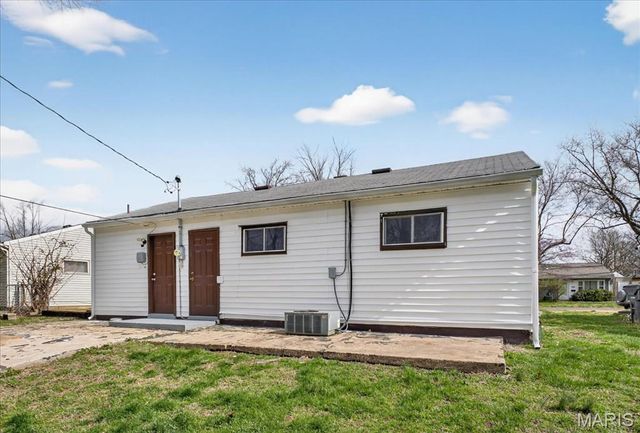 3706 Little Flower Lane, Belleville, IL 62226