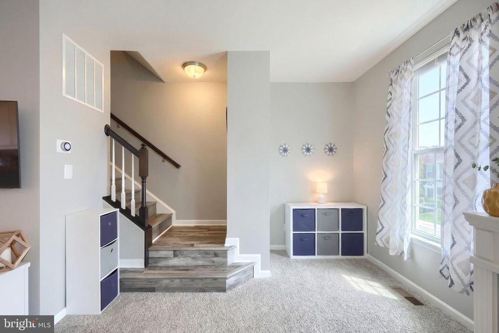 Image 20 of property listing at 1247 RANNOCH LN, York, PA 17403