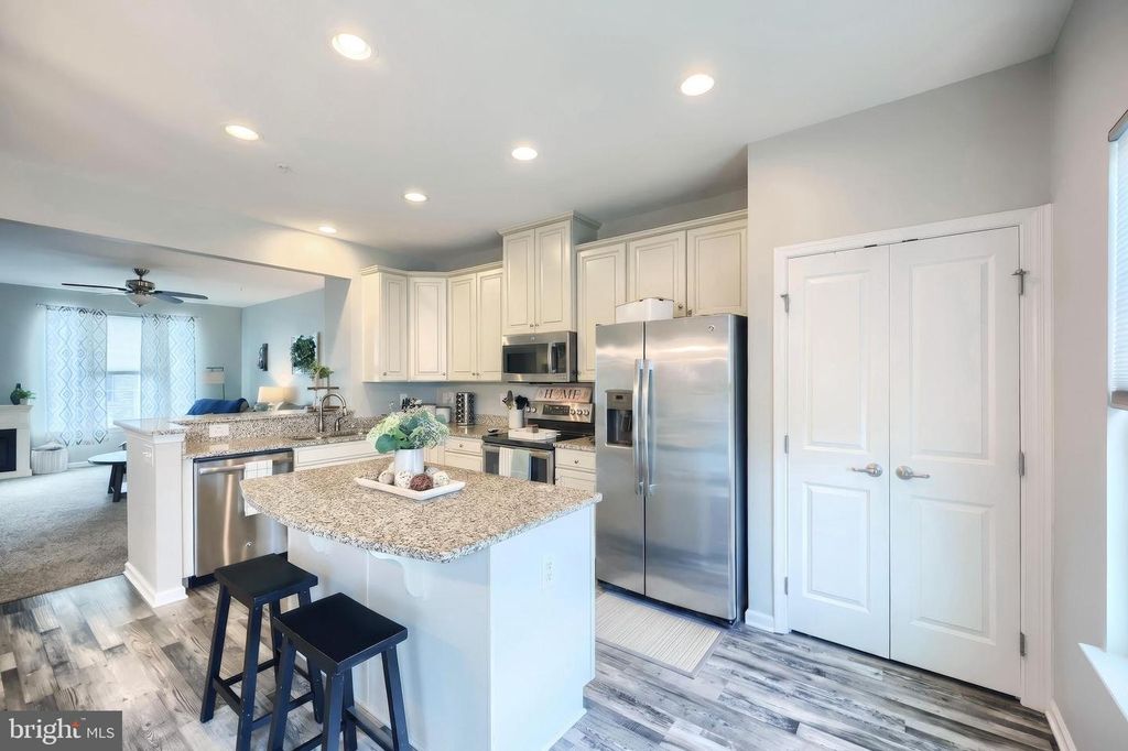 Image 23 of property listing at 1247 RANNOCH LN, York, PA 17403
