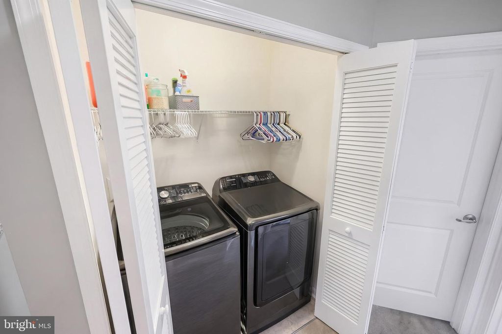Image 32 of property listing at 1247 RANNOCH LN, York, PA 17403