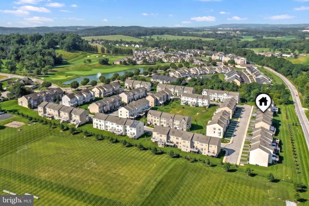 Image 39 of property listing at 1247 RANNOCH LN, York, PA 17403
