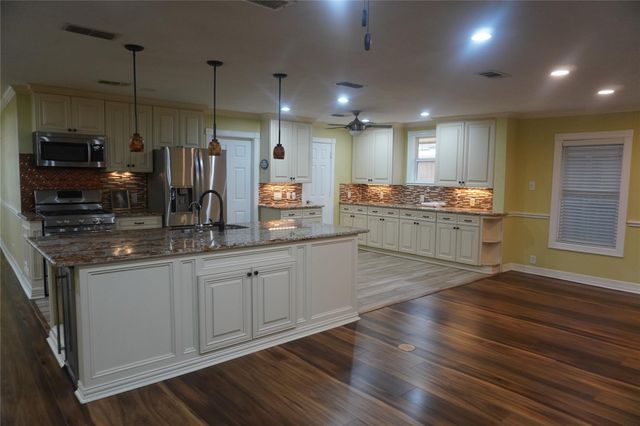 7506 Dearborn Street, Houston, TX 77055