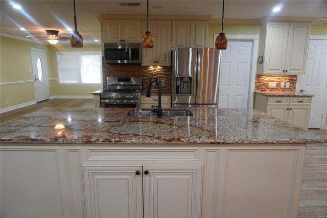 7506 Dearborn Street, Houston, TX 77055