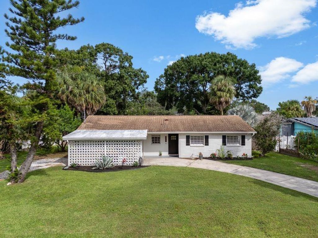 8405 STILLBROOK AVENUE, Tampa, FL 33615