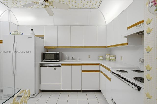 20100 W Country Club Dr 1206, Aventura, FL 33180