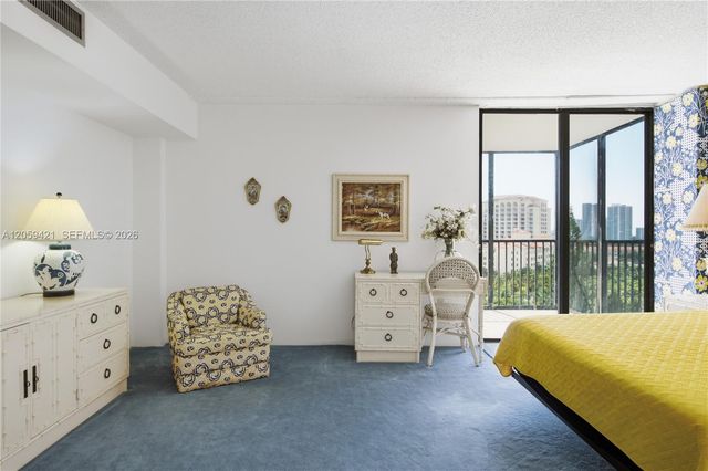 20100 W Country Club Dr 1206, Aventura, FL 33180