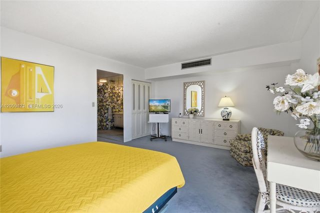 20100 W Country Club Dr 1206, Aventura, FL 33180