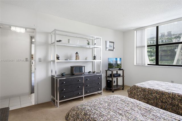 20100 W Country Club Dr 1206, Aventura, FL 33180