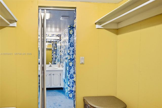 20100 W Country Club Dr 1206, Aventura, FL 33180