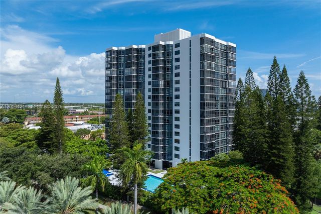 20100 W Country Club Dr 1206, Aventura, FL 33180