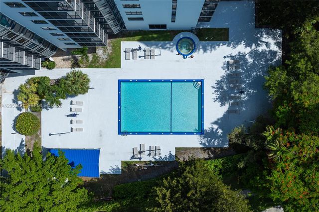 20100 W Country Club Dr 1206, Aventura, FL 33180