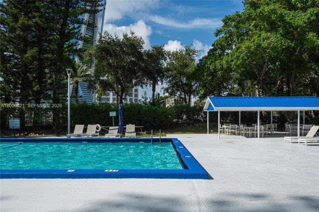 20100 W Country Club Dr 1206, Aventura, FL 33180