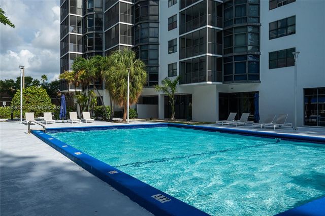 20100 W Country Club Dr 1206, Aventura, FL 33180