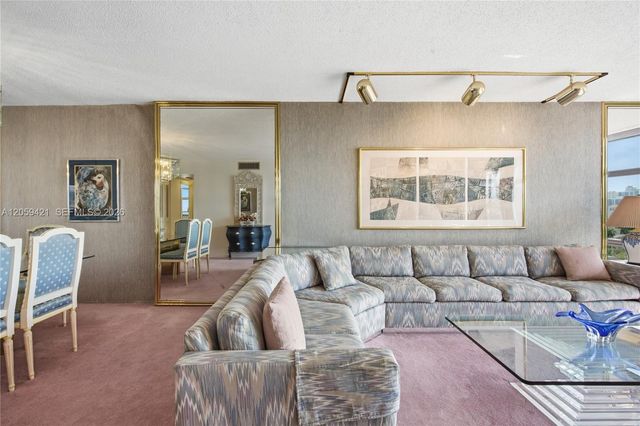 20100 W Country Club Dr 1206, Aventura, FL 33180