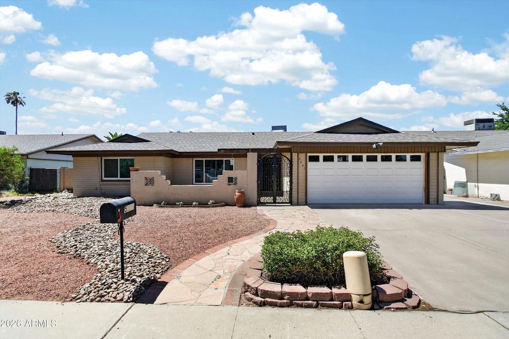 5001 W FRIER Drive, Glendale, AZ 85301