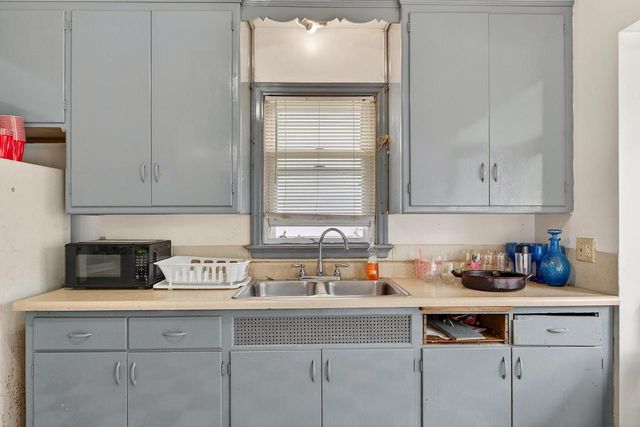 4455 N Teutonia AVENUE, Milwaukee, WI 53209