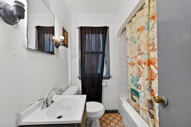 4455 N Teutonia AVENUE, Milwaukee, WI 53209